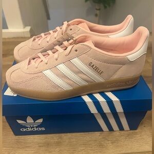 NWT Adidas Gazelle Indoor Women’s 6.5 sand Pink